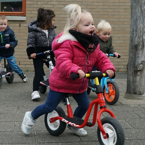 Voel me slecht Wissen schilder Succesvolle pilot in Almere: leren fietsen op de opvang | Partou
